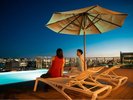 【インフィニティプール/3階】きらめく那覇の夜景を望みながらロマンティックなひとときを(夏季営業)