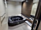 *【オーシャンビュー洋室(バリアフリー)・バスルーム一例】ジェットバスの打たせ湯機能を完備