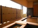【露天風呂付き|デラックス和室】落ち着いた雰囲気の中でゆっくりと温泉を楽しめます。