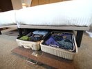 【バゲージボード】PALMタワー:ベッド下にスーツケースを収納できます