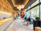 ロビー/テーマ「HAKATA VIBES」 福岡を代表する博多祇園山笠の躍動感を表現。