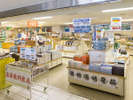 売店では温根湯の特産品やご当地お菓子が数多く販売されています。