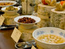 【朝食バイキング】温根湯特産の白花豆の煮物は優しい甘みが人気です。