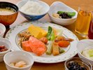 朝食ビュッフェ。和食イメージ