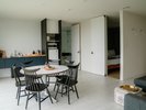 【設備】フルキッチン、電子レンジ、トースター、冷蔵庫、炊飯器、調理器具が揃っております。