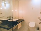 【セカンドバスルーム】※シャワー、洗面台、トイレがございます。