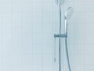 夏のような日が始まり 海が私たちを呼んでいる。