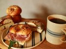 �y�I�ׂ钩�H-Margiche Coffee x Bagel�z[���Ԃ�4��/�k��13��]�@�x�[�O���T���h�Ƃ������̃R�[�q�[