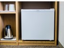 冷蔵庫 冷水ポット(ミネラルウォーター入り)マグカップ