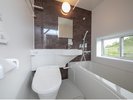 全室バス・トイレ付き。客室から出てすぐなので、お子様連れも安心です。