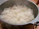 夕食のごはん。湯布院のお米を使用しています。