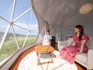 客室風景。客室から大パノラマの絶景が拝めるのも魅力の一つです。