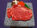 少ない量でも満足!牛ももステーキ