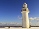 【恵山岬灯台】雪化粧した岬の景色はまるで一幅の絵画。厳しい冬だからこそ出会える絶景です。