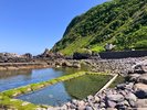 【水無海浜温泉】潮の満ち引きで姿を現す幻の露天風呂!海と一体になれる、全国屈指のワイルドな秘湯体験。