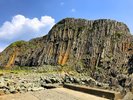 【日浦岬】断崖絶壁が続く圧巻の海岸線。火山の噴火が造り出した「柱状節理」のダイナミックな造形美!