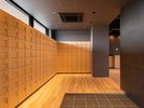 【玄関】靴を脱いで、素足でおくつろぎいただけます