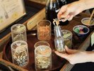 手作り醤油◆お好きな具材を瓶に詰めます