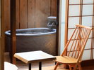 温泉半露天風呂付き和室10畳◆2025年12月リニューアルのお部屋