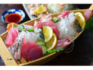【沖縄料理】イラブチャーなど刺身盛り合わせ。近くの居酒屋さんでどうぞ