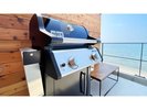 当館オリジナルBBQセットで、用意も楽々BBQ。お惣菜を持ち込んで、リビングで楽しく食事。
