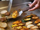 ライブキッチンで出来立てのお料理を