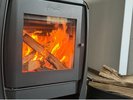 冬季限定でお部屋の薪ストーブをお楽しみいただけます。