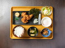 和定食セット。選べる4種類プレート 入店時にお好きなプレートをお選び下さい。