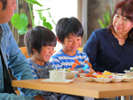 バイキングでお子様大満足!好きな料理を好きなだけ食べられます!