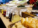地元食材もふんだんに♪90点以上の人気の朝食ビュッフェは1F「TSUZUMI」にてどうぞ。