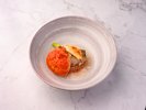 メインの「香箱蟹と能登産真だらのナージュ仕立て」は食で冬の訪れを感じさせる一品です。