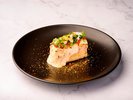 「香箱蟹のラザニア カラスミがけ」香箱ガニの内子が風味豊かな味わいに♪