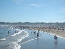 【大洗サンビーチ】遠浅で澄んだ水と広いビーチが続く美しい海岸で、家族連れに人気。ホテルから車で約70分