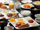 【朝食バイキング】朝食は温泉旅行の密かな楽しみ!お好きなものをお好きなだけお召し上がりください