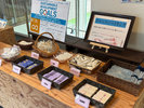 【2F アメニティ バイキング】SDGsの取り組みとしてカミソリやヘアブラシを有料としています