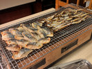 【朝食バイキング 七輪焼き】和朝食に欠かせない焼き魚はその場で炙って暖かいうちにご提供します