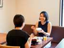 和食中心のビュッフェ。たくさんお召し上がりください。