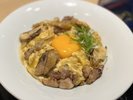 比内地鶏の親子丼(ホテル1階レストラン和食神楽の夕食メニュー。仕入れにより異なります。)