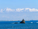 晴れた日には雄大な立山連峰を望めます