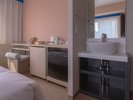 1 Bed Room仕事や作業をするのに最適なデスクです。