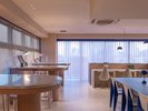 【宿泊者限定無料ラウンジ】お好みのお席でごゆっくりどうぞ