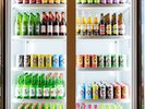 【無料カクテル・17時〜21時】見るだけでも楽しいお酒のショーケース