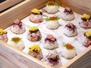 【朝食・おにぎり】食べやすいサイズのおにぎりは小腹を満たすのにピッタリ