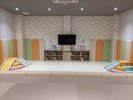 【キッズスペース 】すべり台・絵本