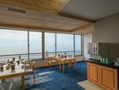 【展望レストラン】雄大な海の眺めと共に。最上階レストランで旅の思い出を。