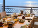 【ご夕食一例】雄大な海の眺めと共に、庄内の自然の恵み満載のお食事をお楽しみください。
