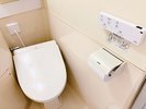【温水ウォシュレット】清潔で快適な水回りを全室完備。毎日の心地よい滞在をしっかりとサポート。
