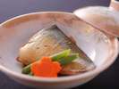 お魚の種類によっては煮たほうが美味しい。煮魚も好評です。