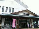 梅の里会館では、特産の梅を使ったお土産がいっぱい♪