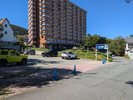 当館目の前の駐車場。広いのでご宿泊者はチェックイン前、後でもご利用可能です!